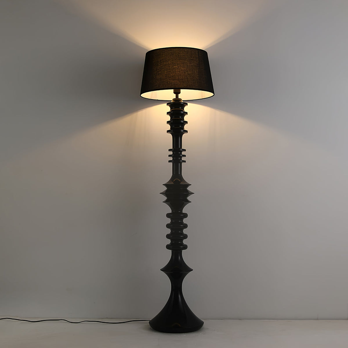 Jarvis Adjustable Floor Lamp – Modern Sculptural Lighting for Living Spaces