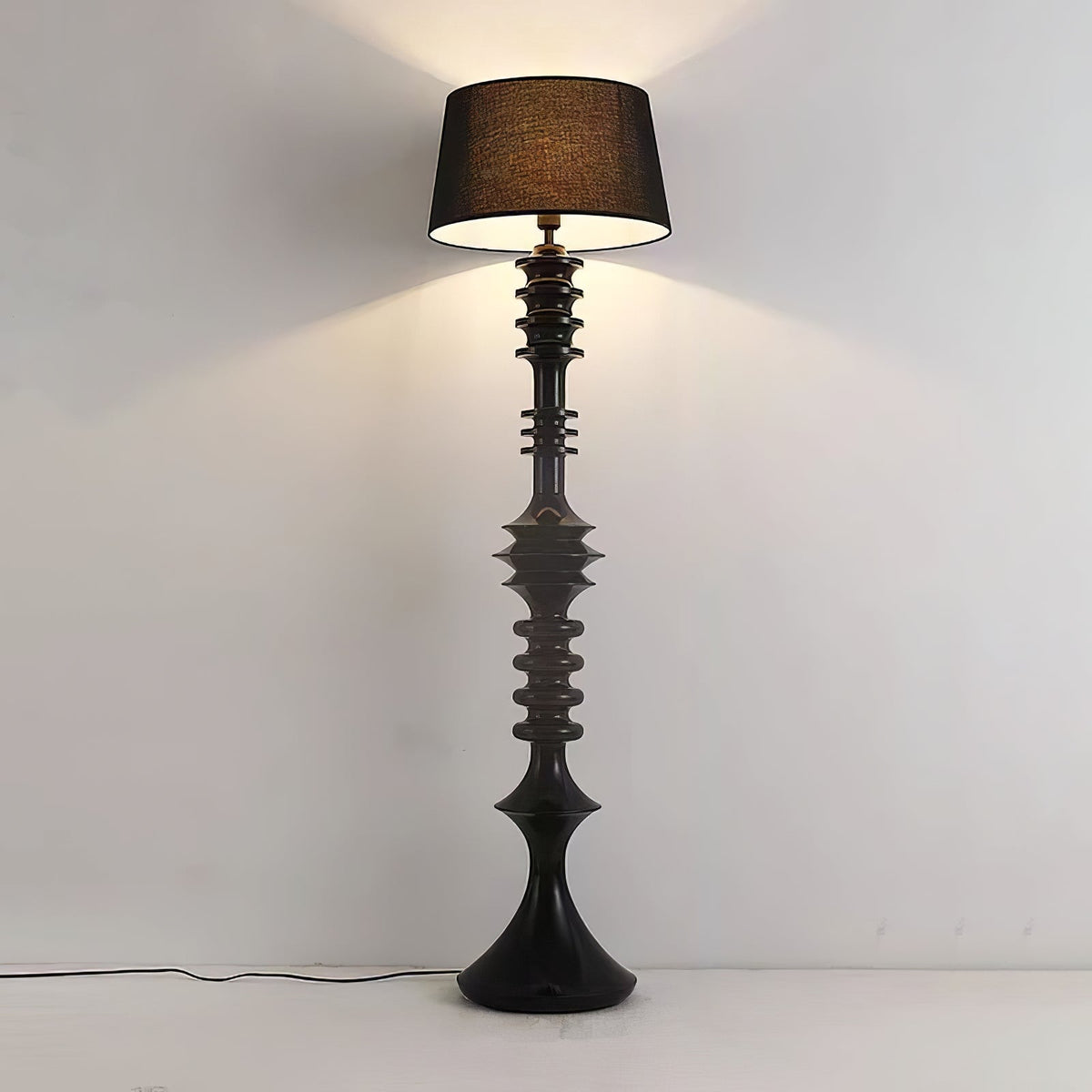 Jarvis Adjustable Floor Lamp – Modern Sculptural Lighting for Living Spaces