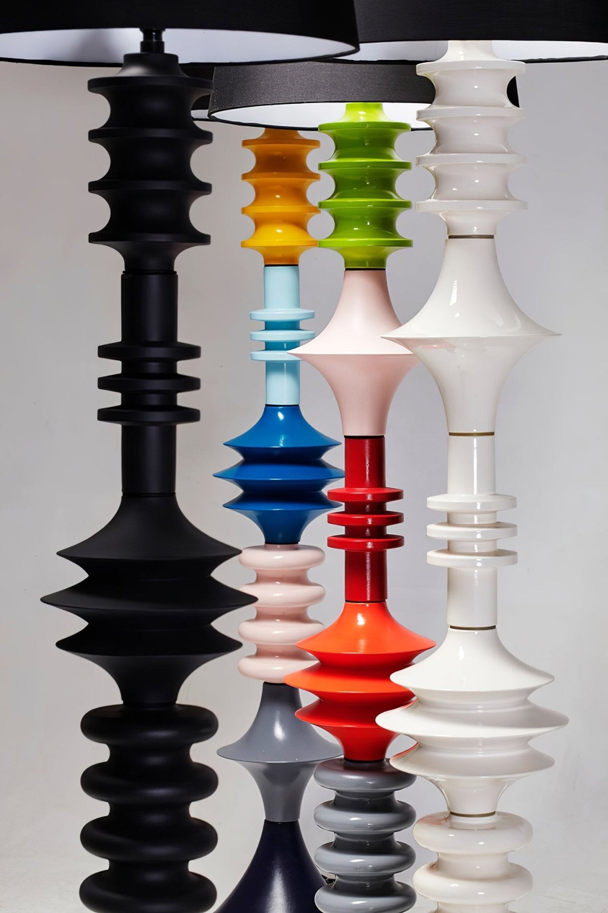 Jarvis Adjustable Floor Lamp – Modern Sculptural Lighting for Living Spaces