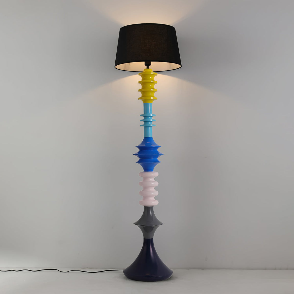 Jarvis Adjustable Floor Lamp – Modern Sculptural Lighting for Living Spaces