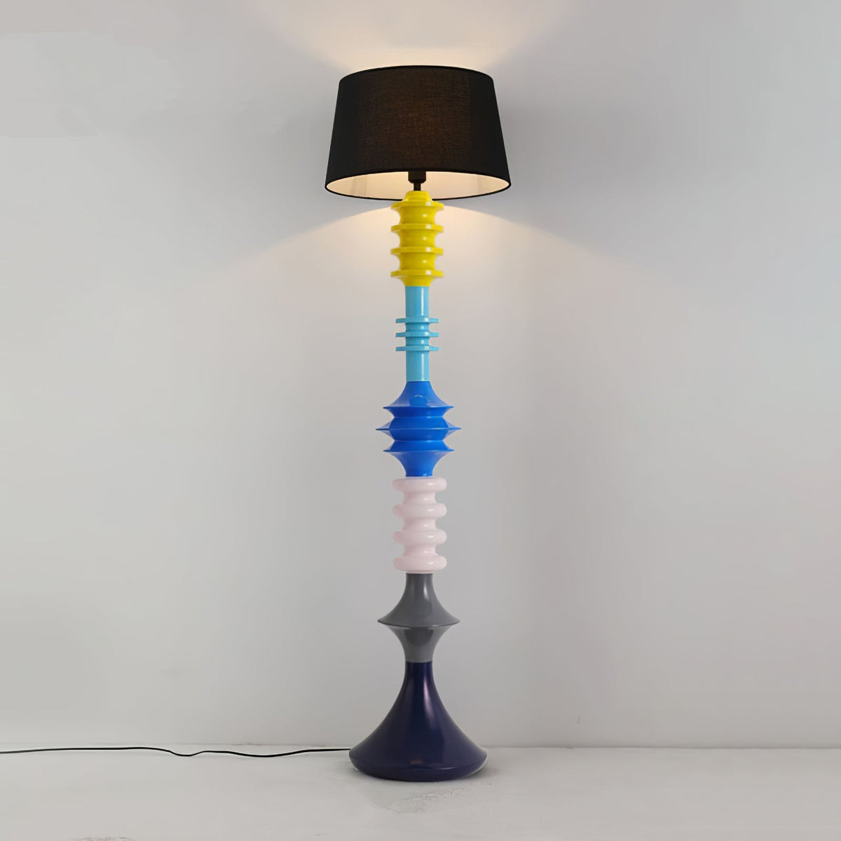 Jarvis Adjustable Floor Lamp – Modern Sculptural Lighting for Living Spaces