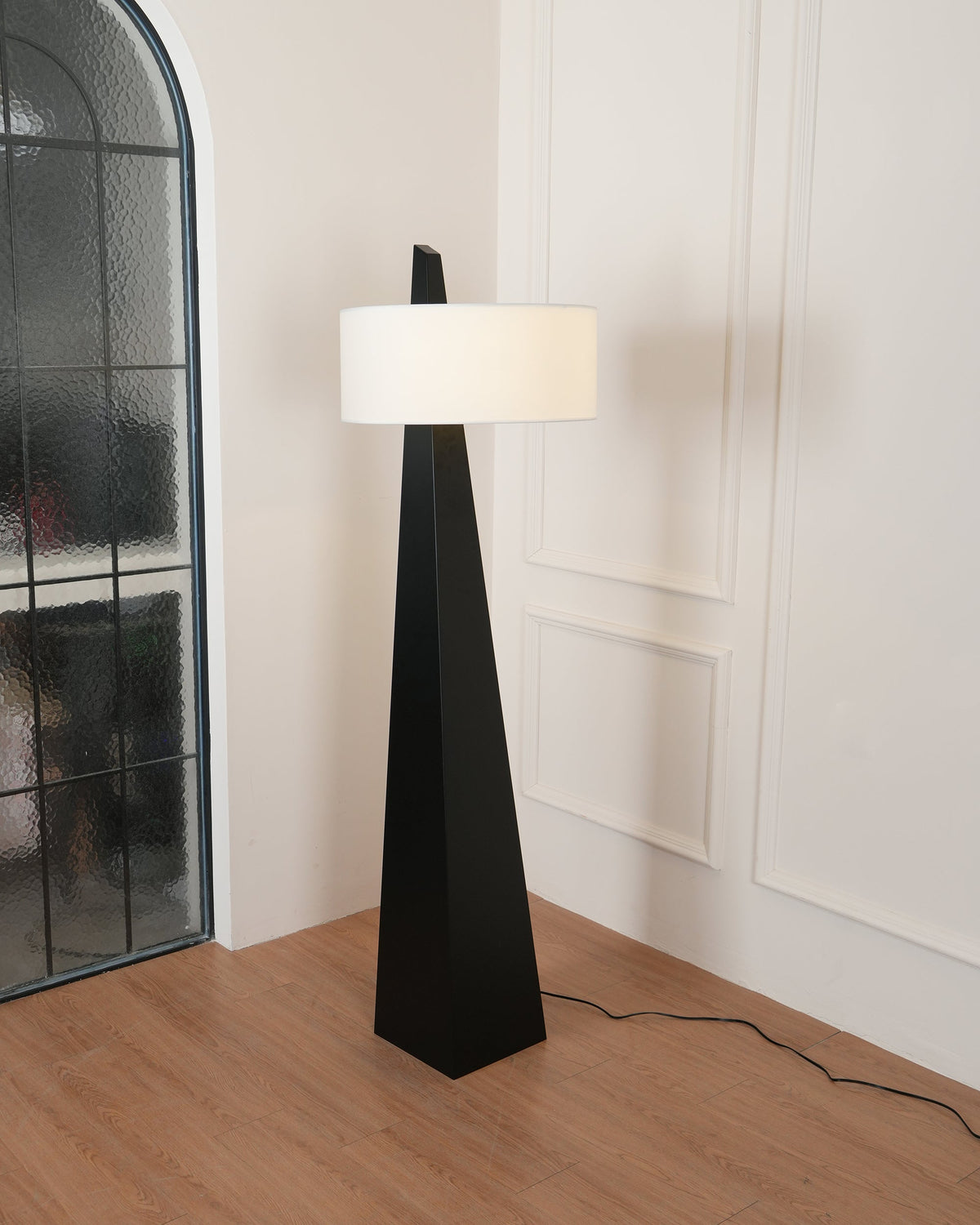 jett-obelisk-floor-lamp
