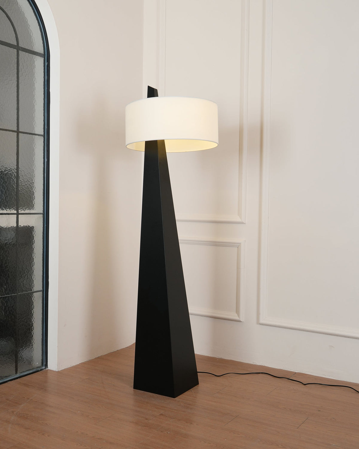 jett-obelisk-floor-lamp