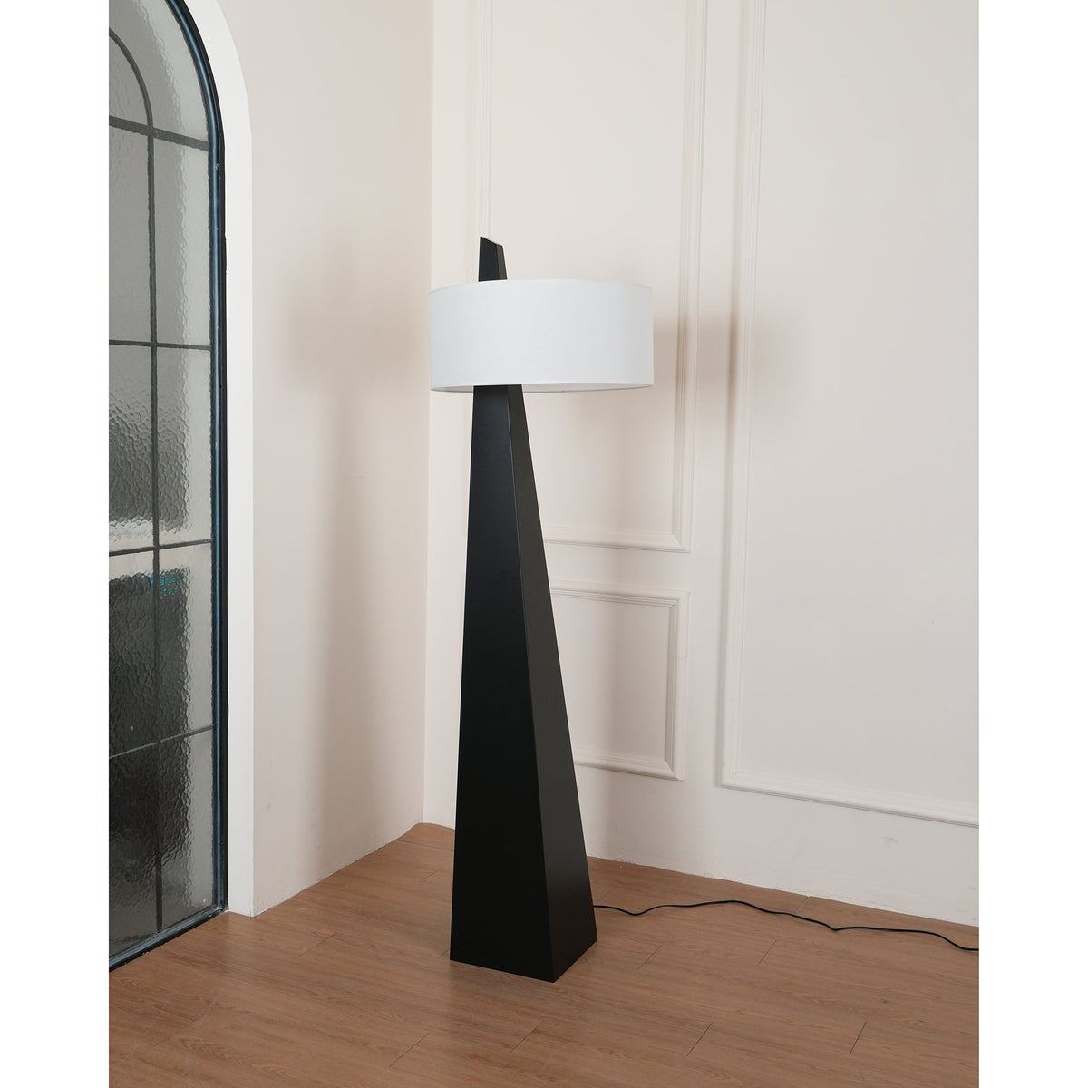 jett-obelisk-floor-lamp