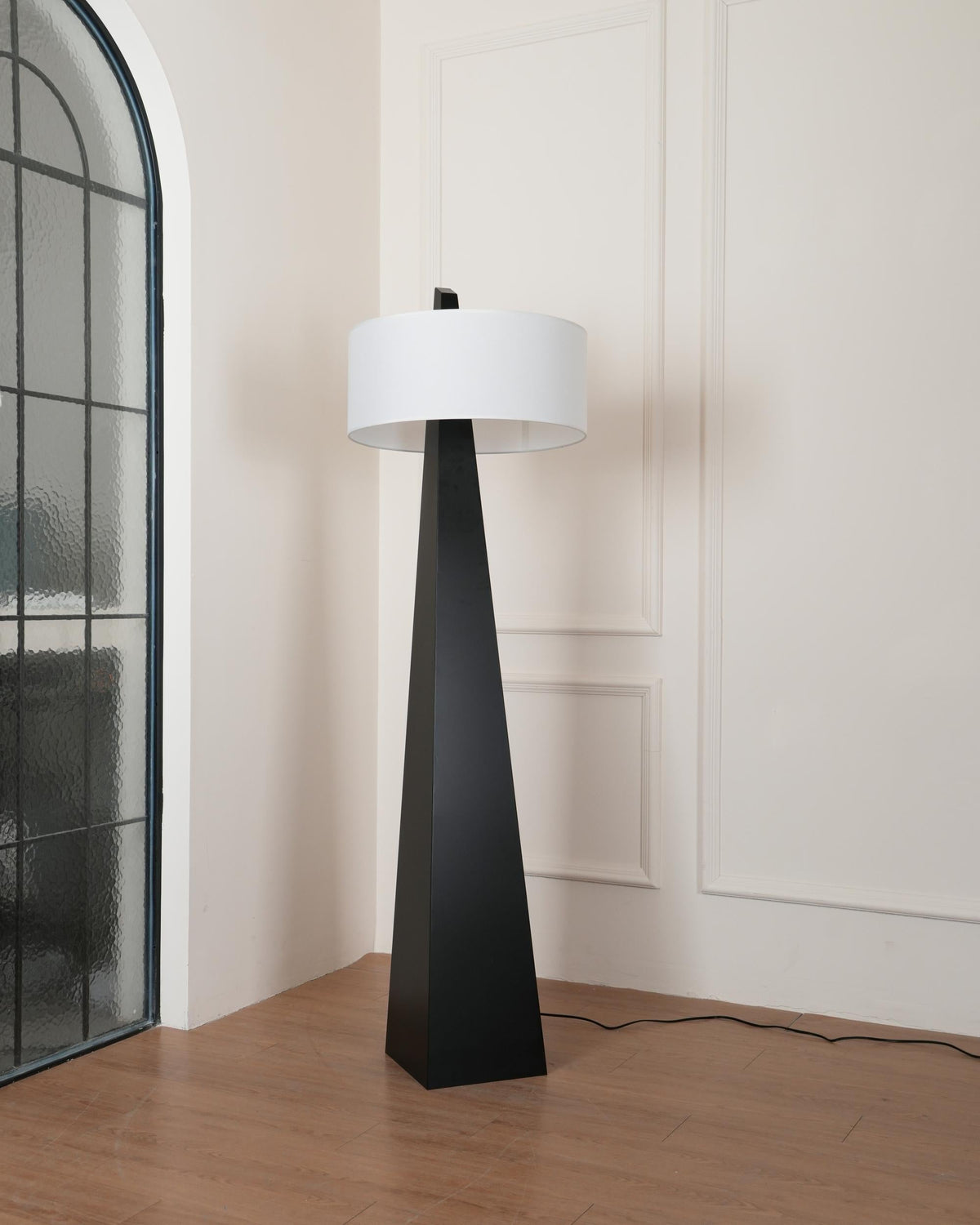 jett-obelisk-floor-lamp