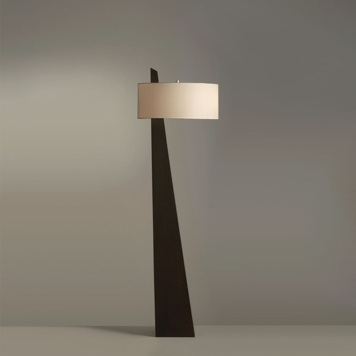 jett-obelisk-floor-lamp