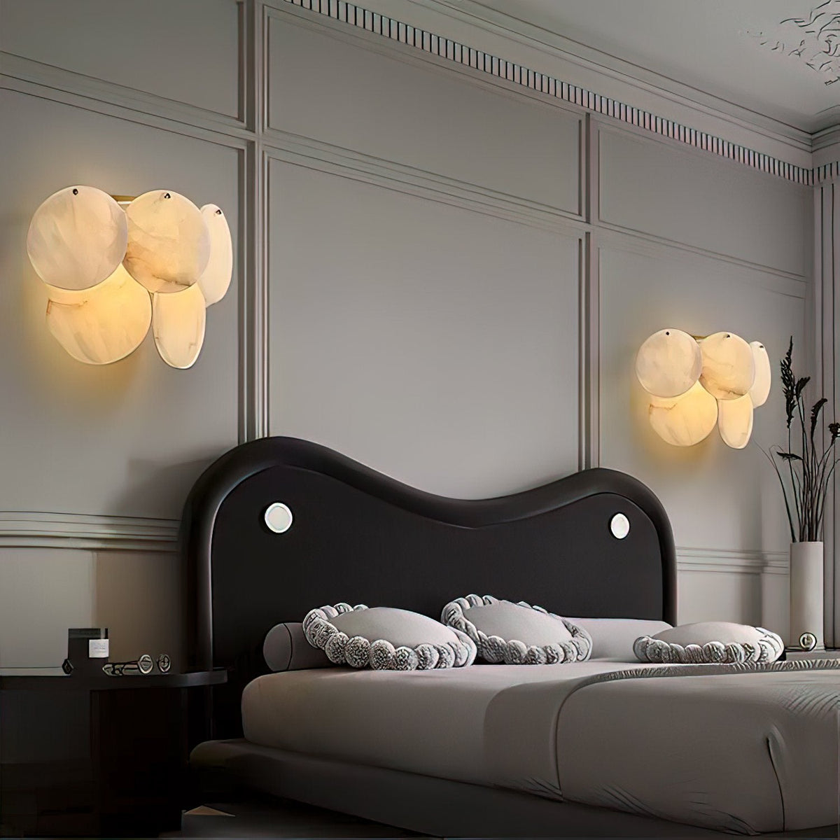 Jonah Wall Light