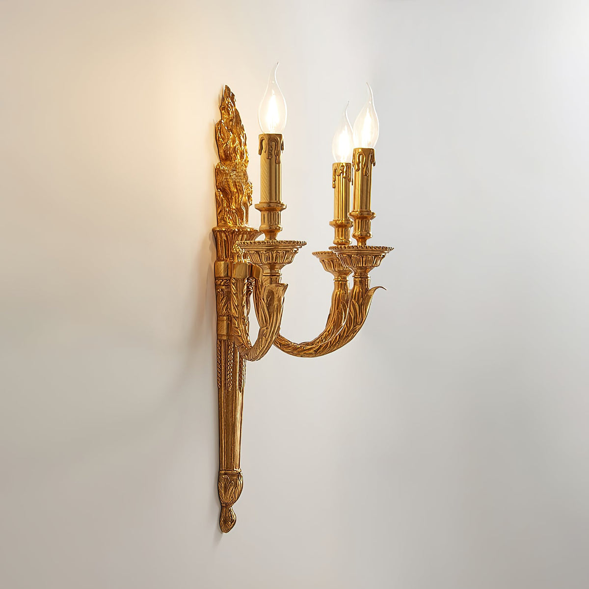 julienne-wall-lamp