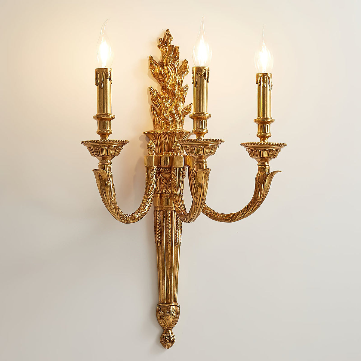 julienne-wall-lamp