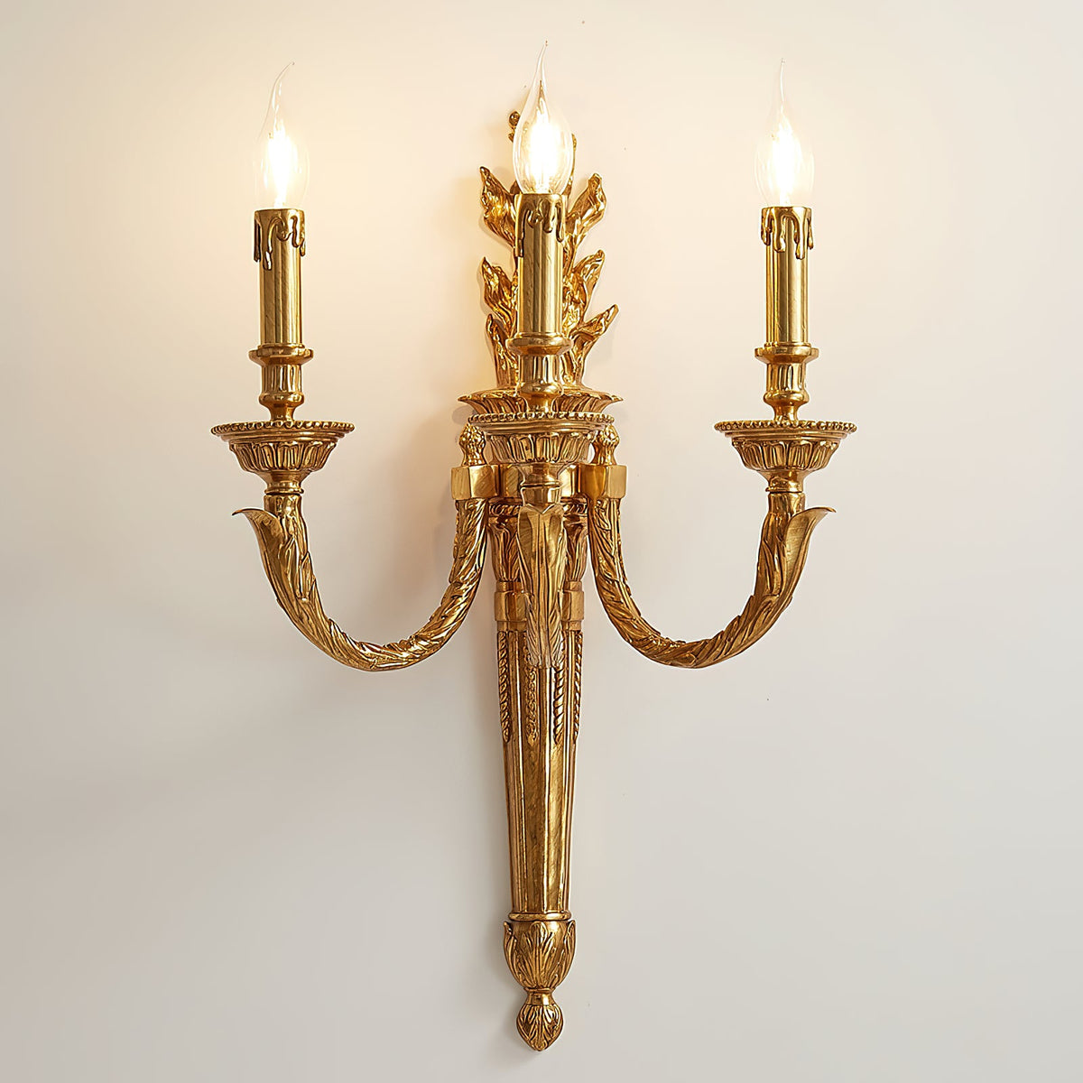 julienne-wall-lamp