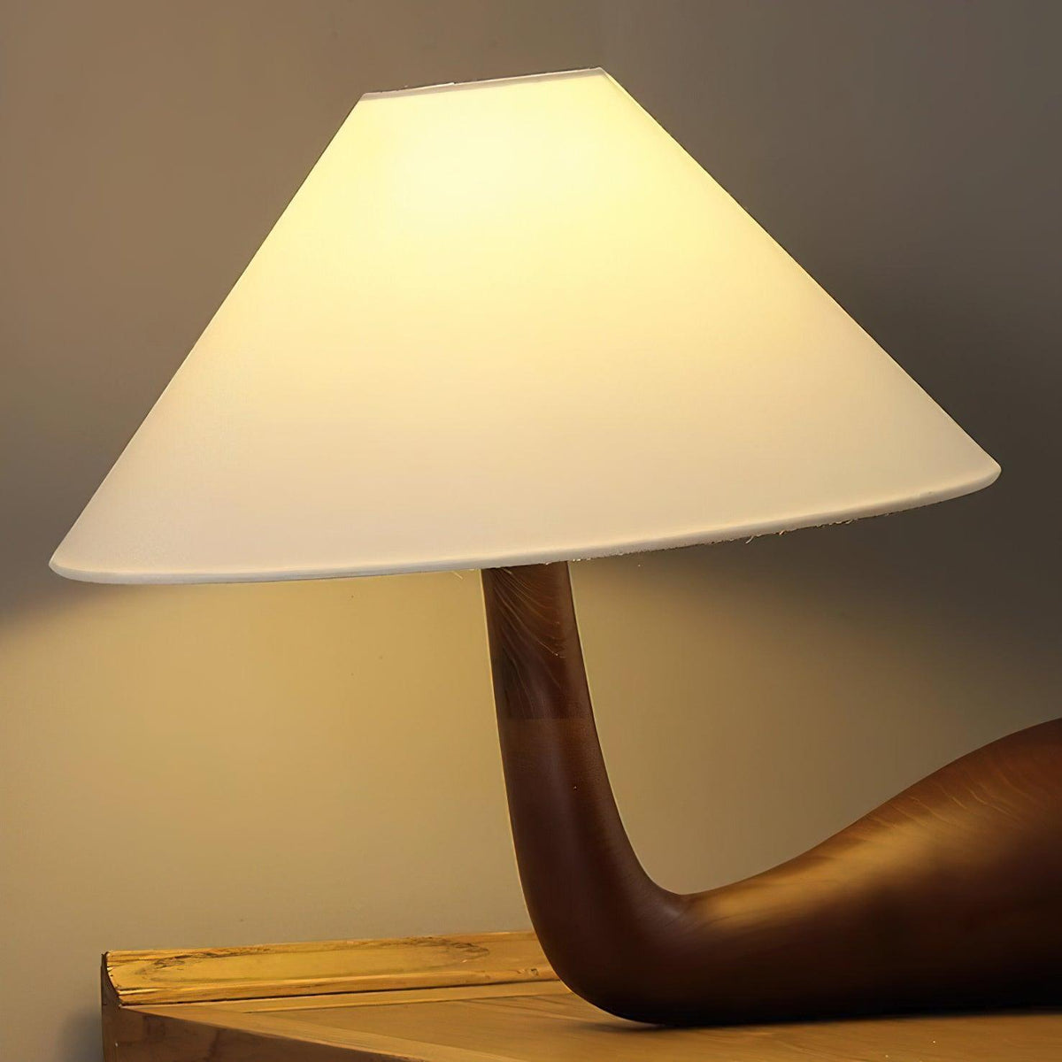 kakuda-pine-table-lamp