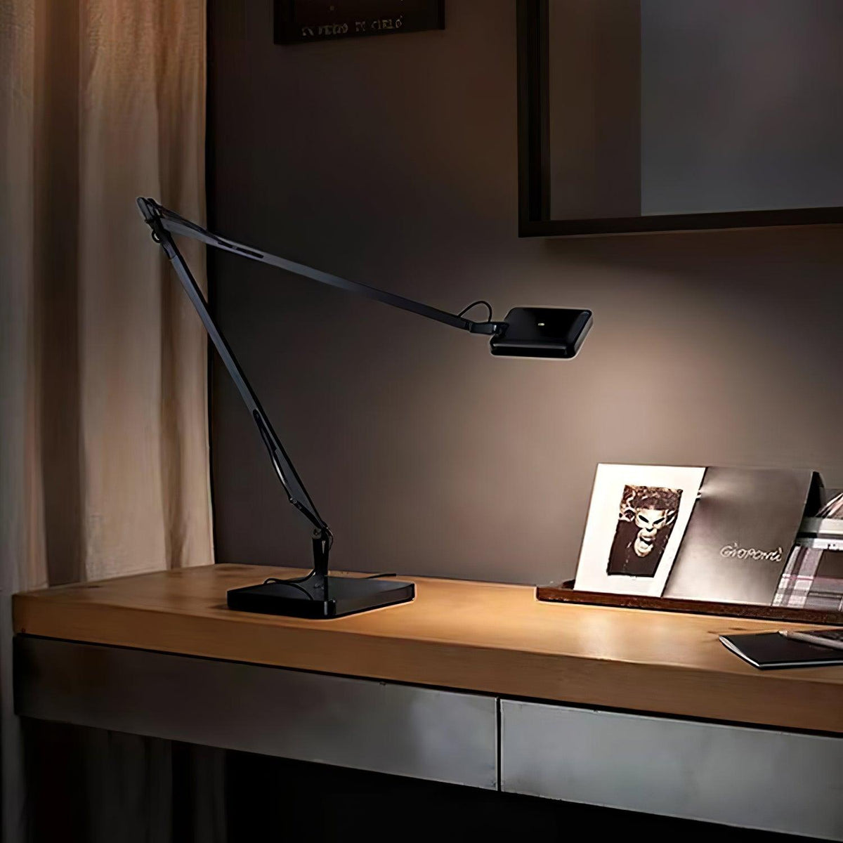Kelvin Edge Table Lamp