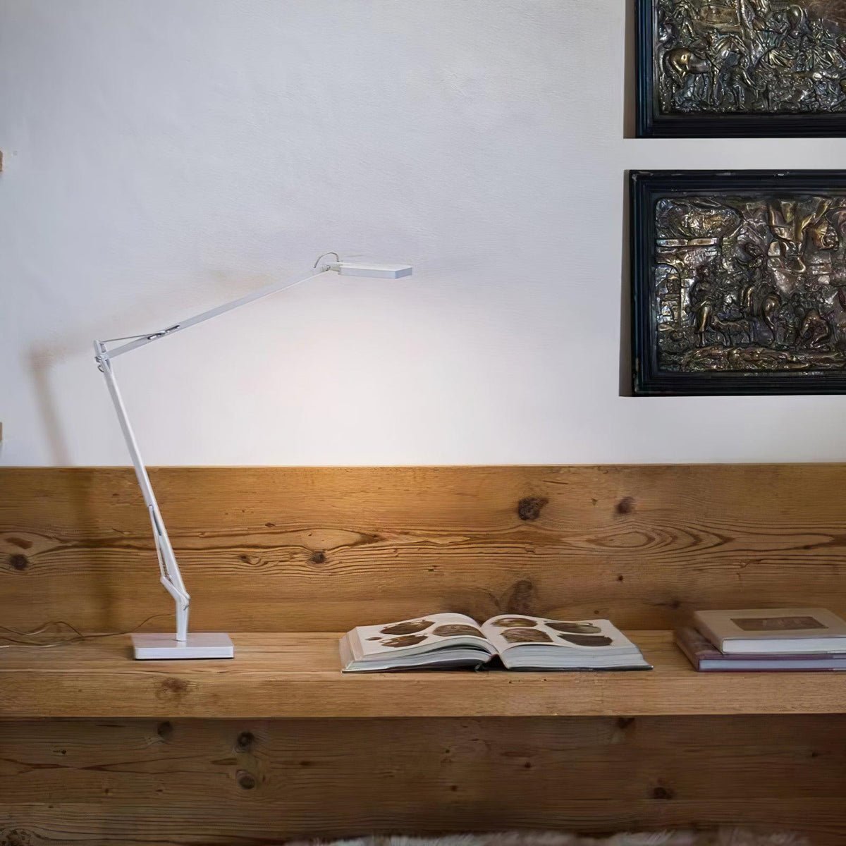 Kelvin Edge Table Lamp