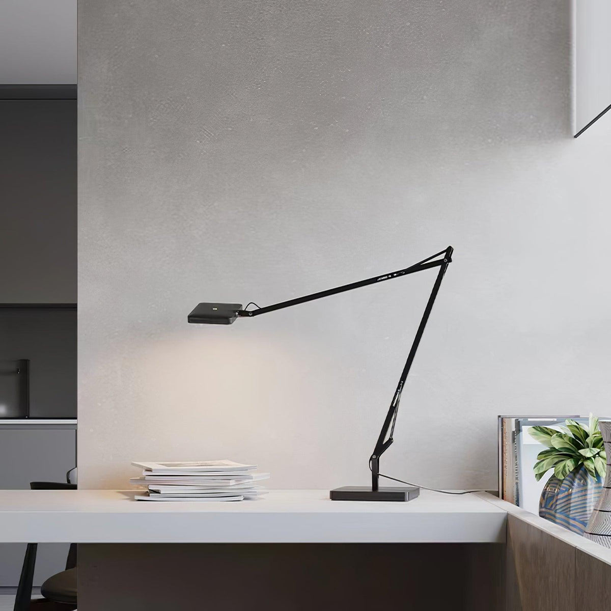 Kelvin Edge Table Lamp