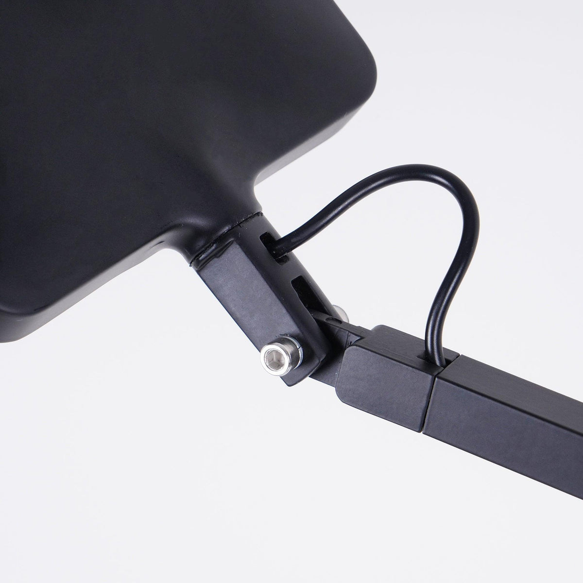 Kelvin Edge Table Lamp