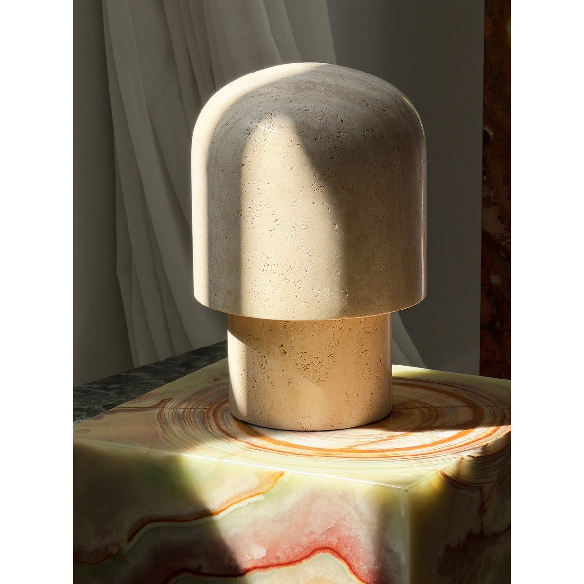 kennett-travertine-table-lamp