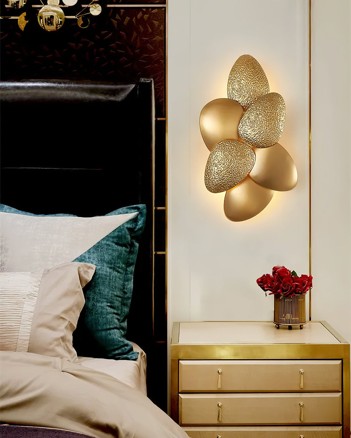 ketra-gold-wall-lamp