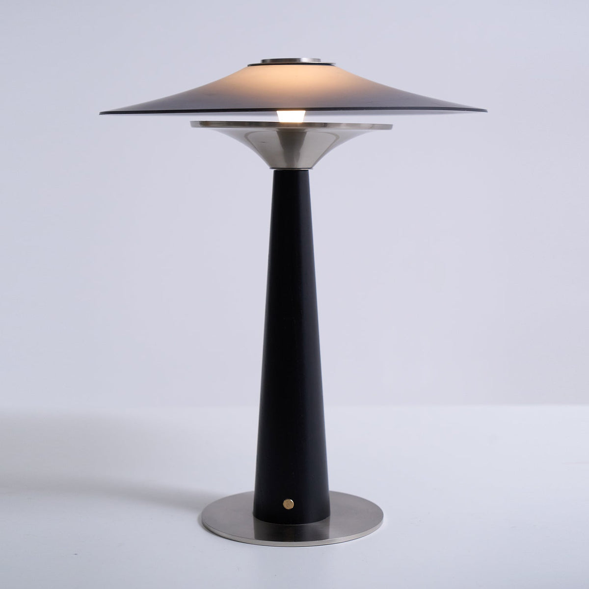 Kizu Peak Table Lamp – Sculptural LED Table Light for Modern Interiors