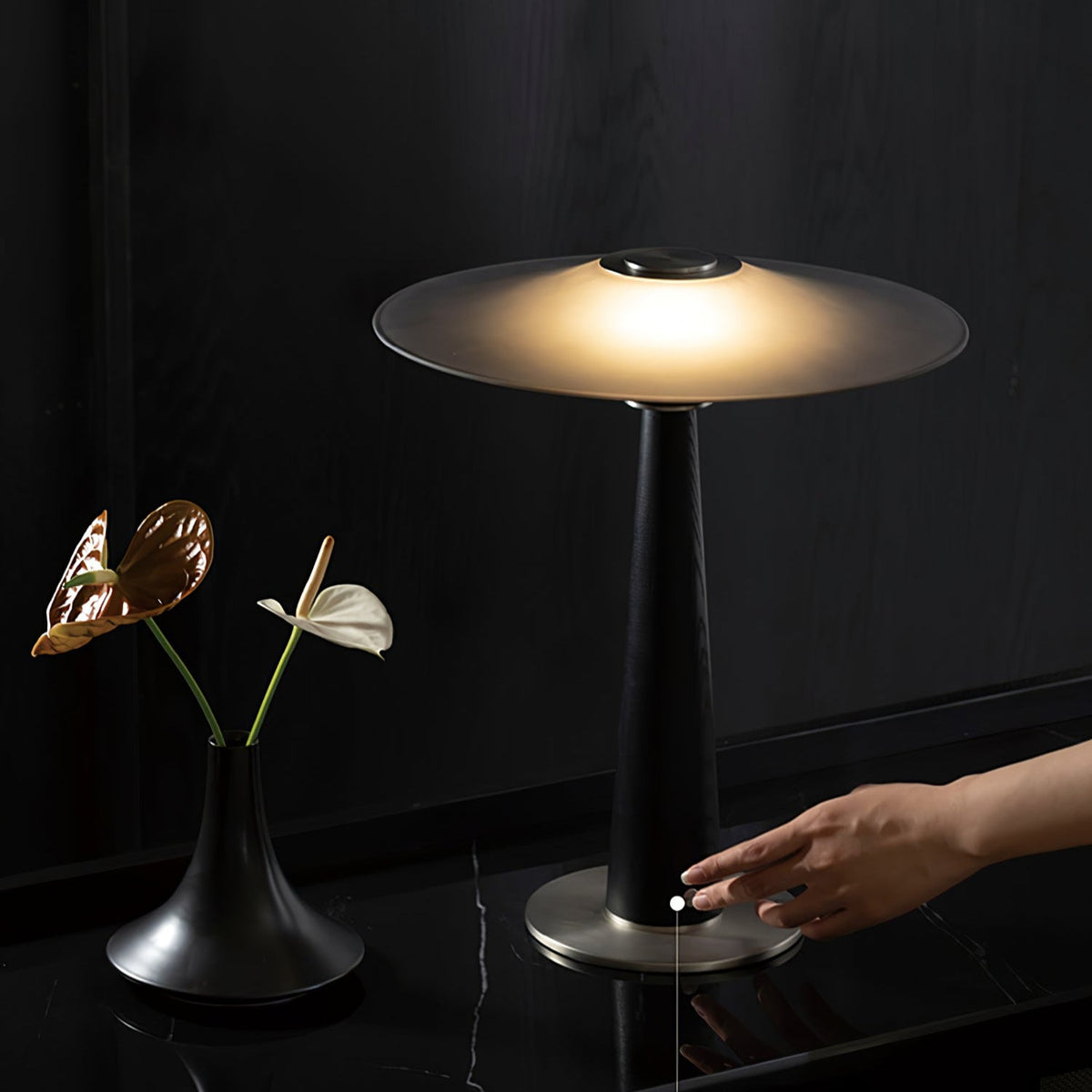 Kizu Peak Table Lamp – Sculptural LED Table Light for Modern Interiors