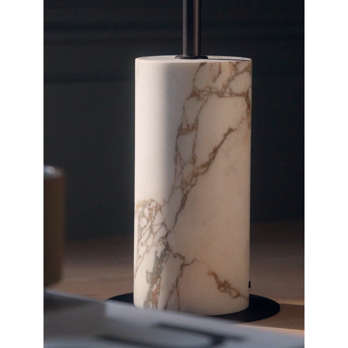 kobi-floor-lamp