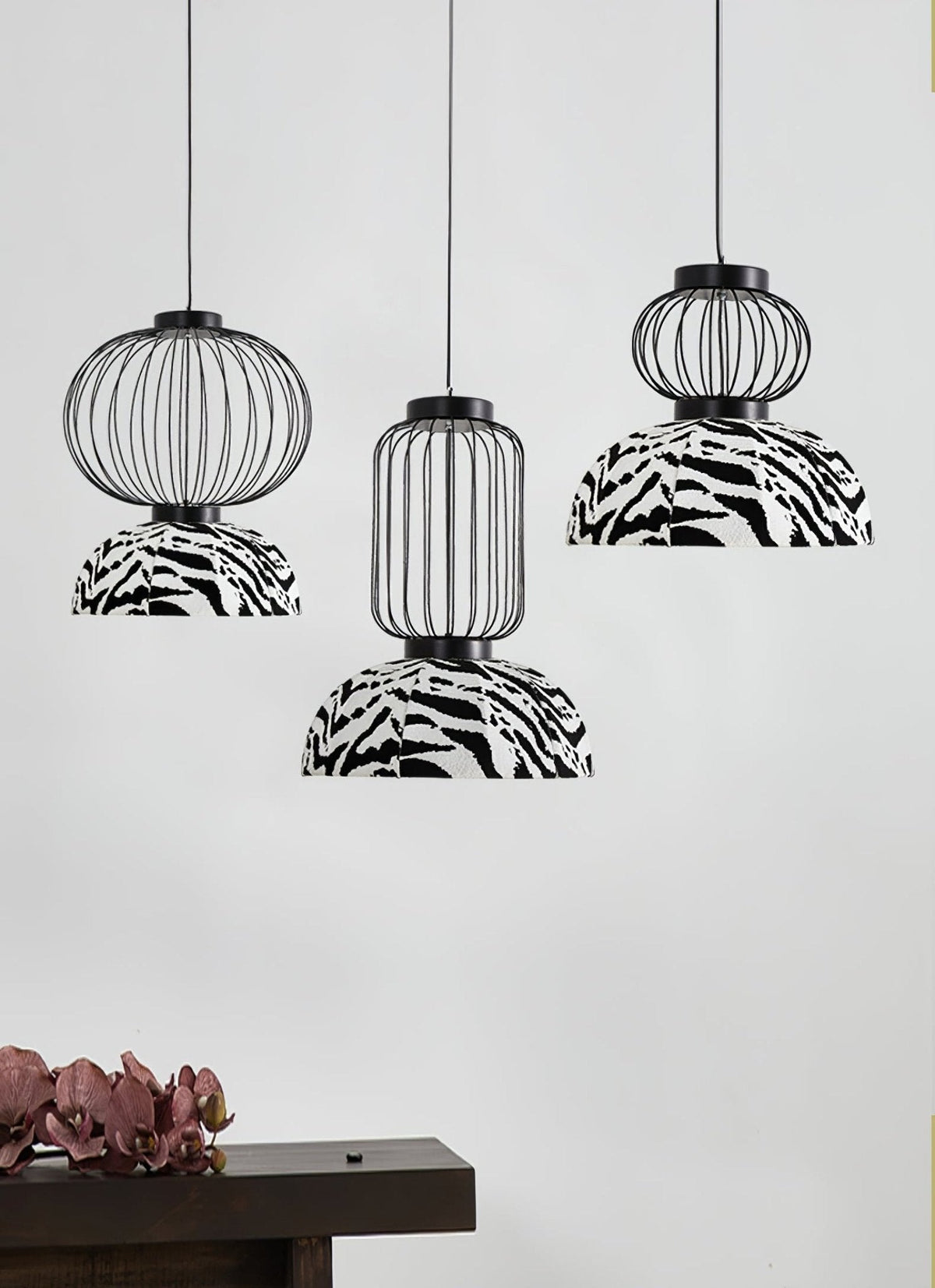 Korvo Pendant Light – Sculptural Black Metal & Fabric Dome Lamp
