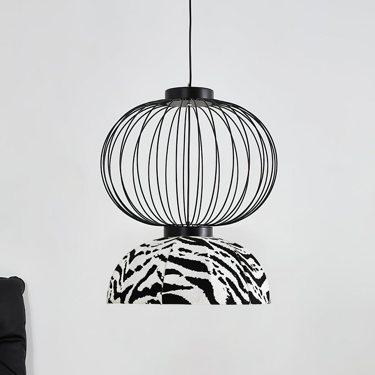 Korvo Pendant Light – Sculptural Black Metal & Fabric Dome Lamp