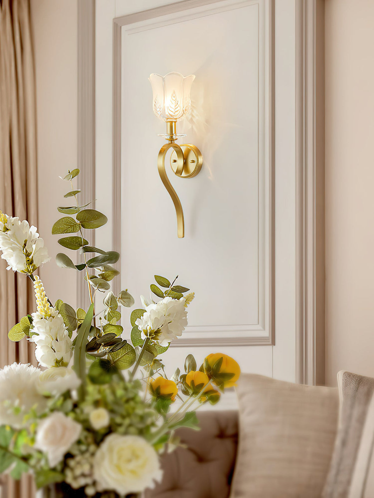 kristy-wall-lamp