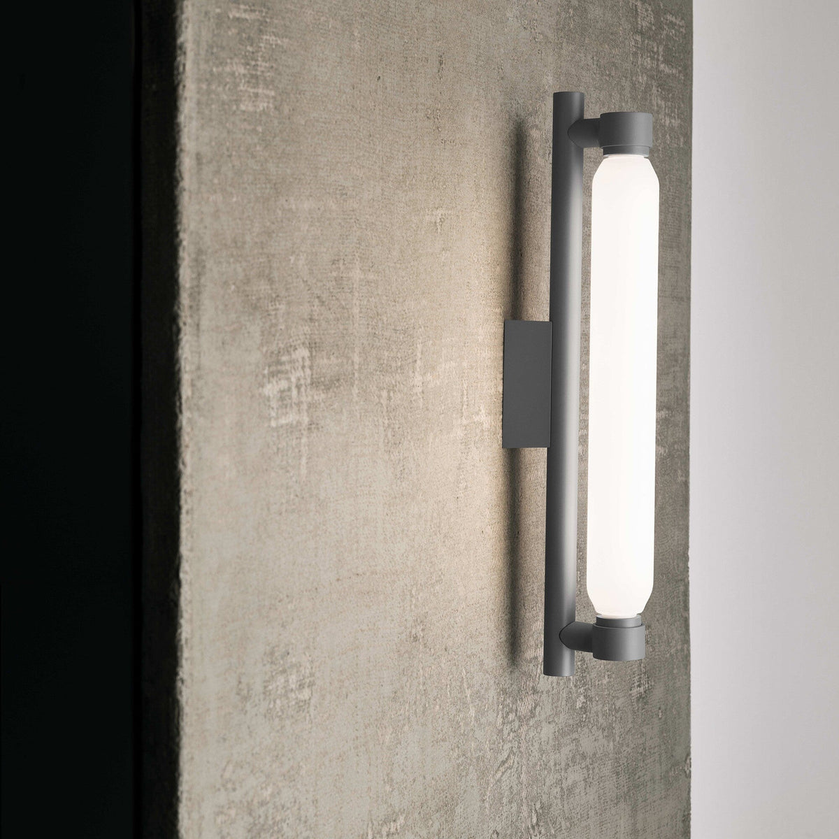 la-roche-wall-lamp