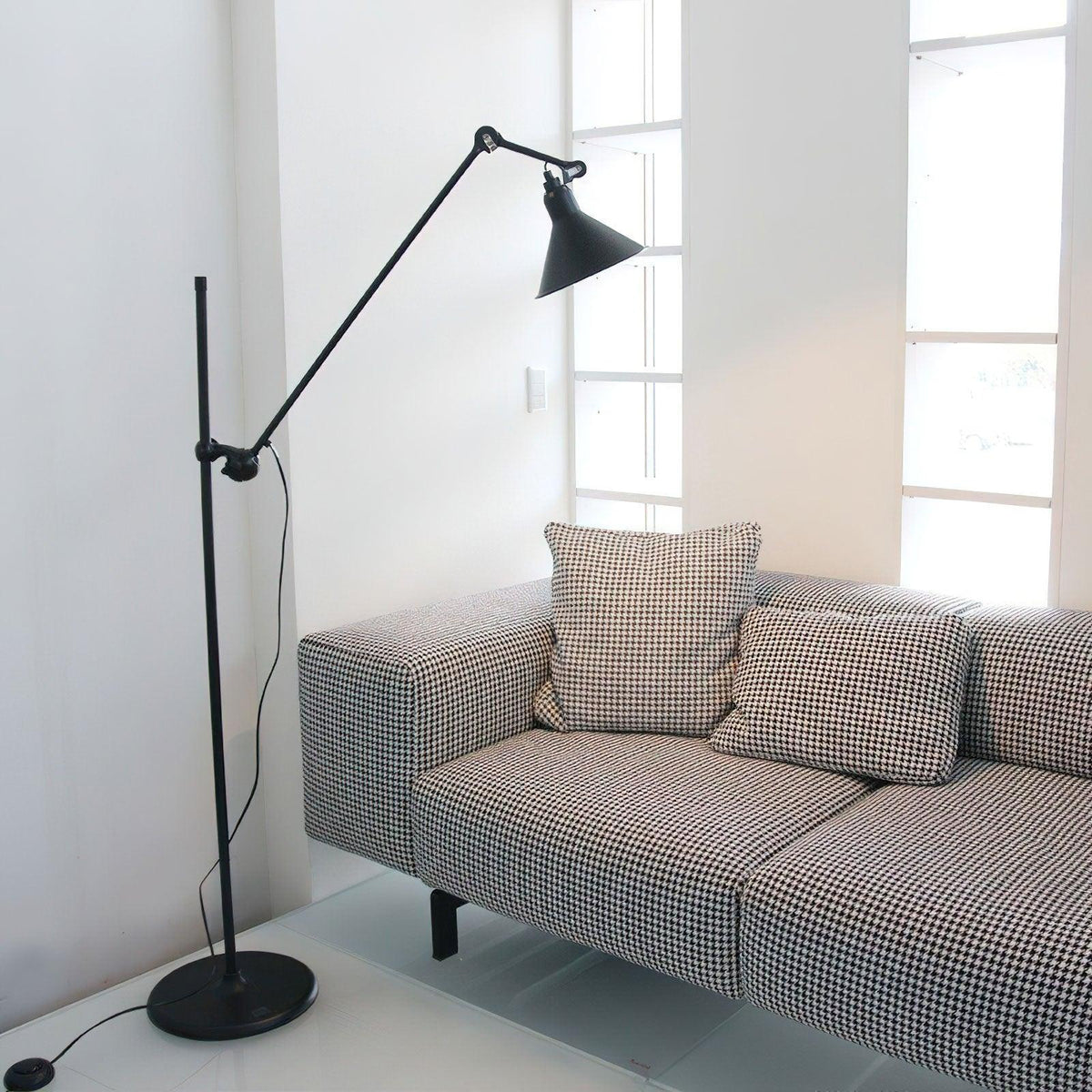 versa-glide-g215-floor-lamp