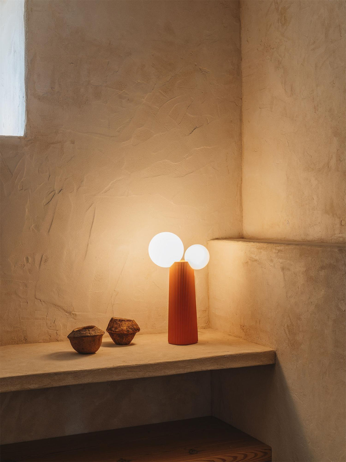 land-table-lamp