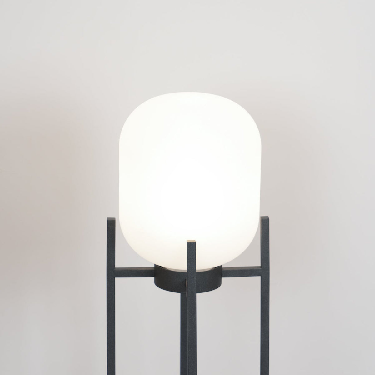Aurora Lantern Floor Lamp – Modern Outdoor Lighting in Stainless Steel and Glass