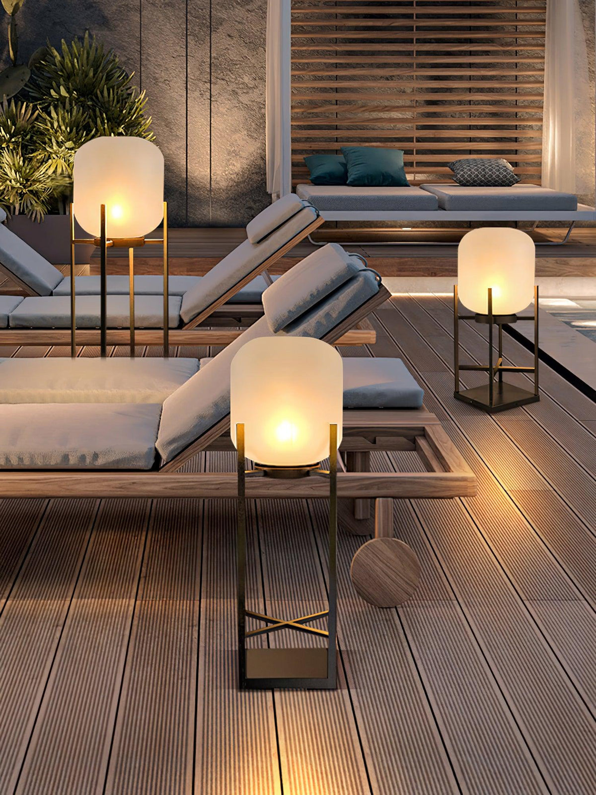 Aurora Lantern Floor Lamp – Modern Outdoor Lighting in Stainless Steel and Glass