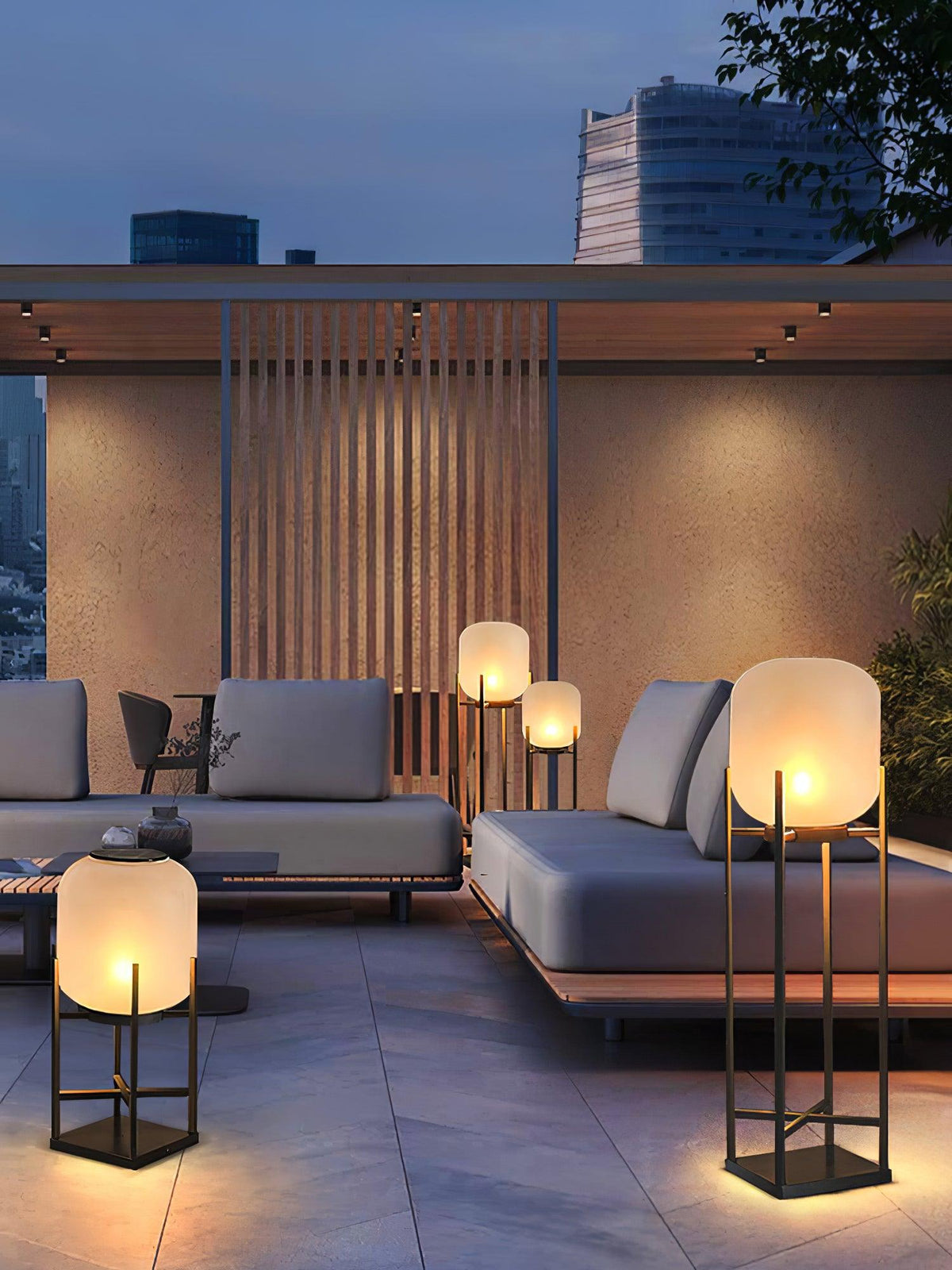 Aurora Lantern Floor Lamp – Modern Outdoor Lighting in Stainless Steel and Glass