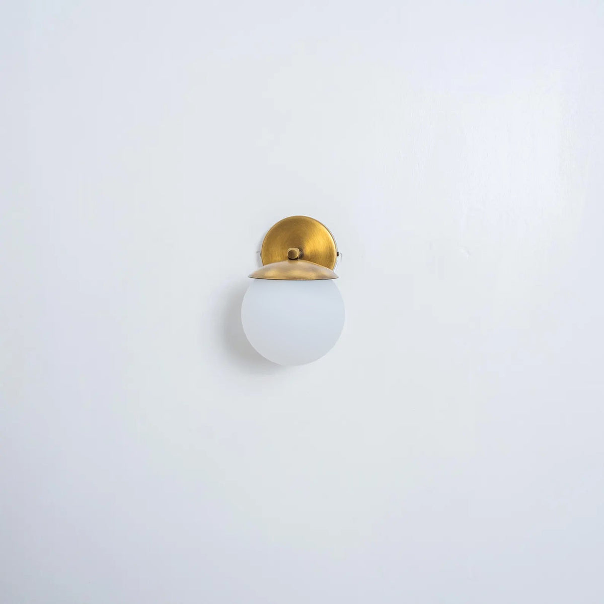 lark-julep-wall-lamp