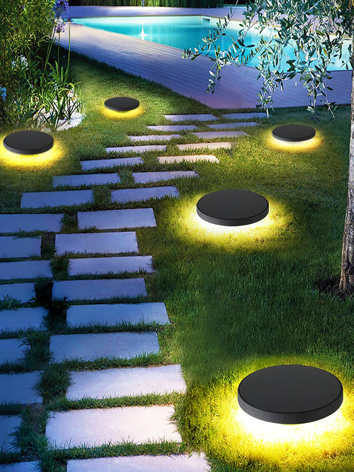Solar Disc Lawn Light – Matte Black Aluminium Spike Garden Lamp