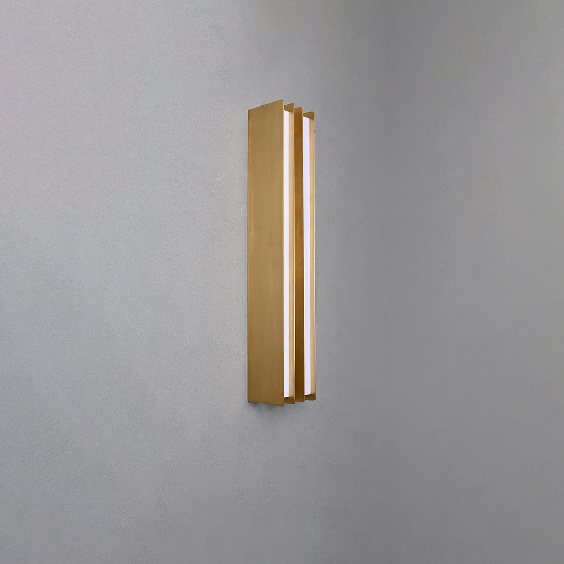 Layered Blade Brass LED Wall Sconce for Modern Interiors