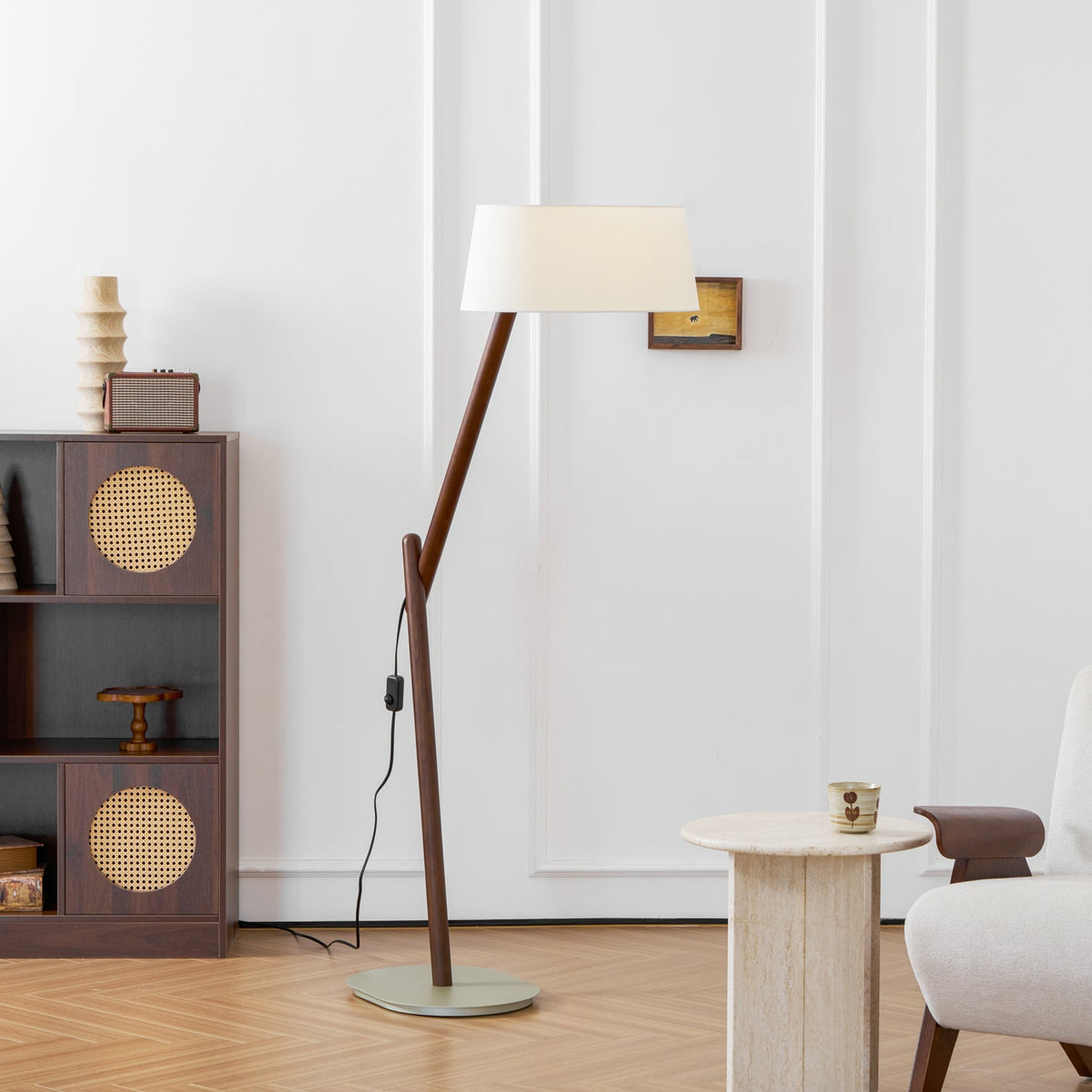 lean-pivot-floor-lamp