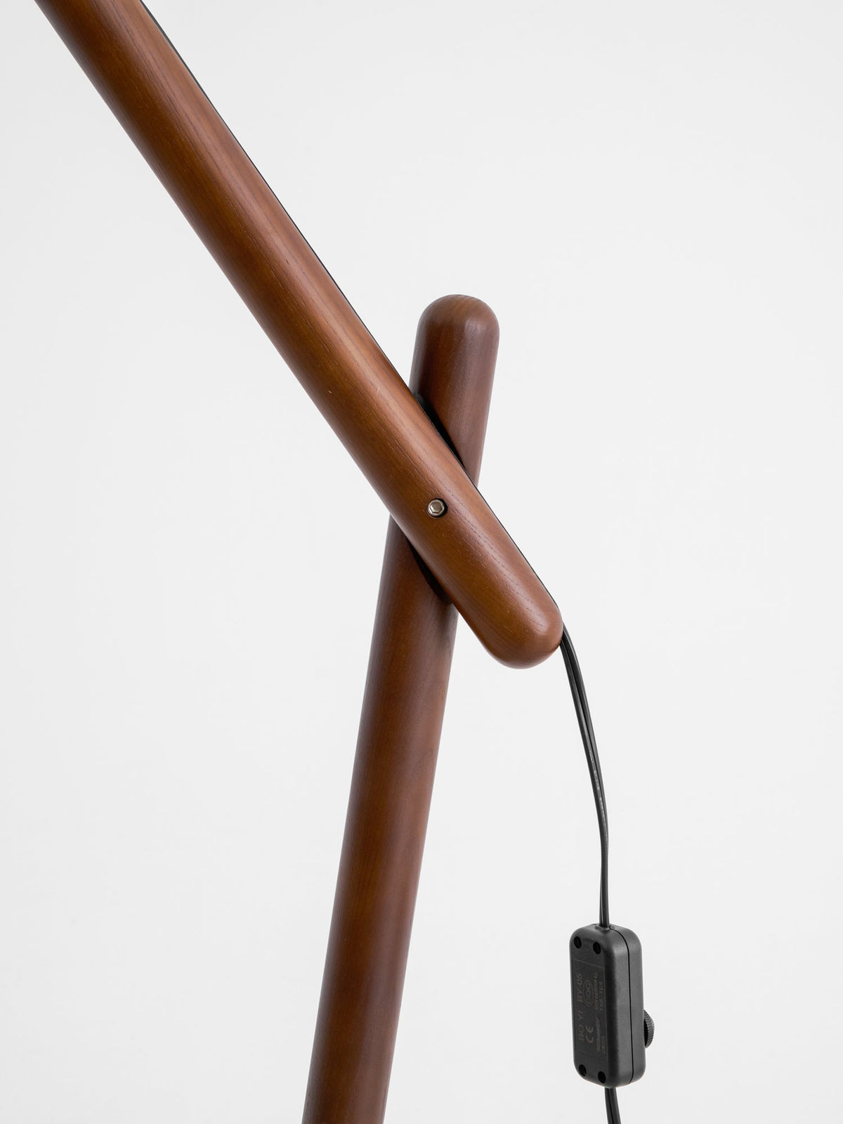 lean-pivot-floor-lamp