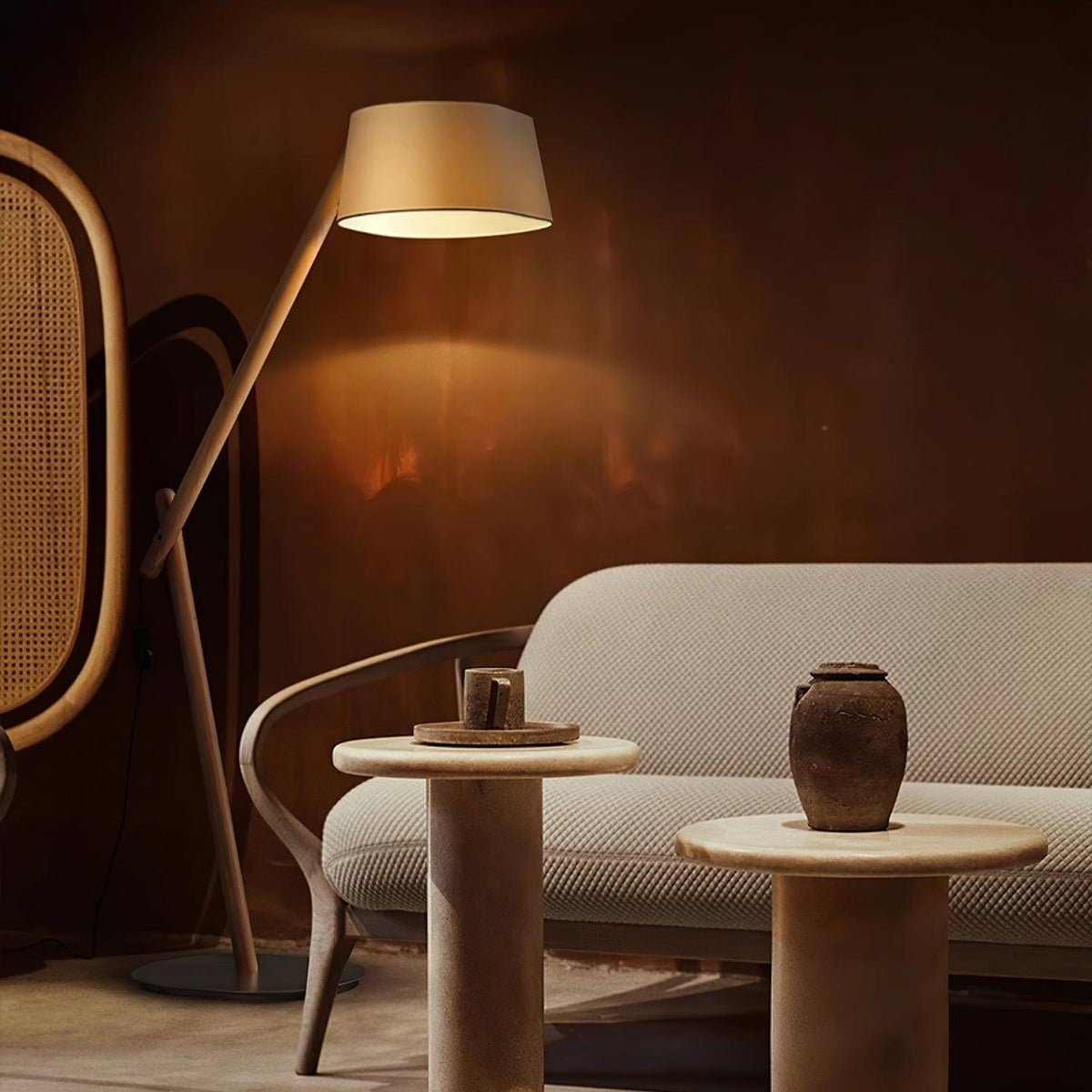 lean-pivot-floor-lamp