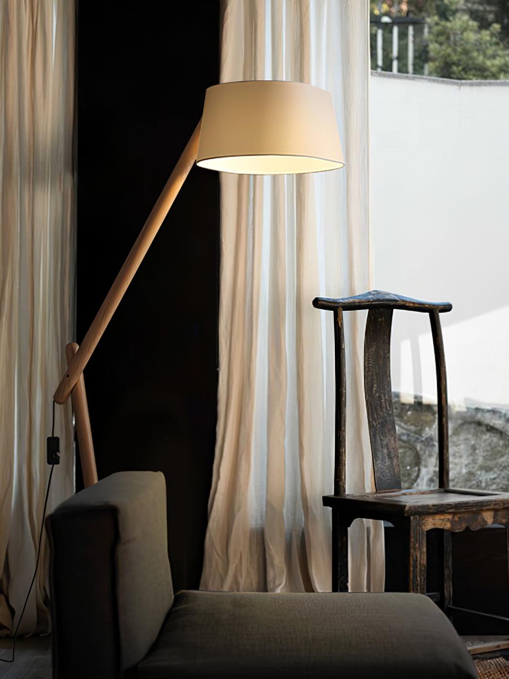 lean-pivot-floor-lamp