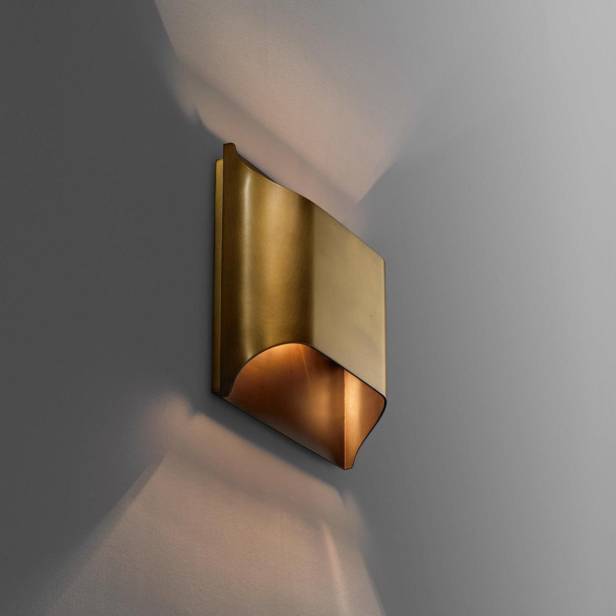 leclerc-brass-wall-lamp