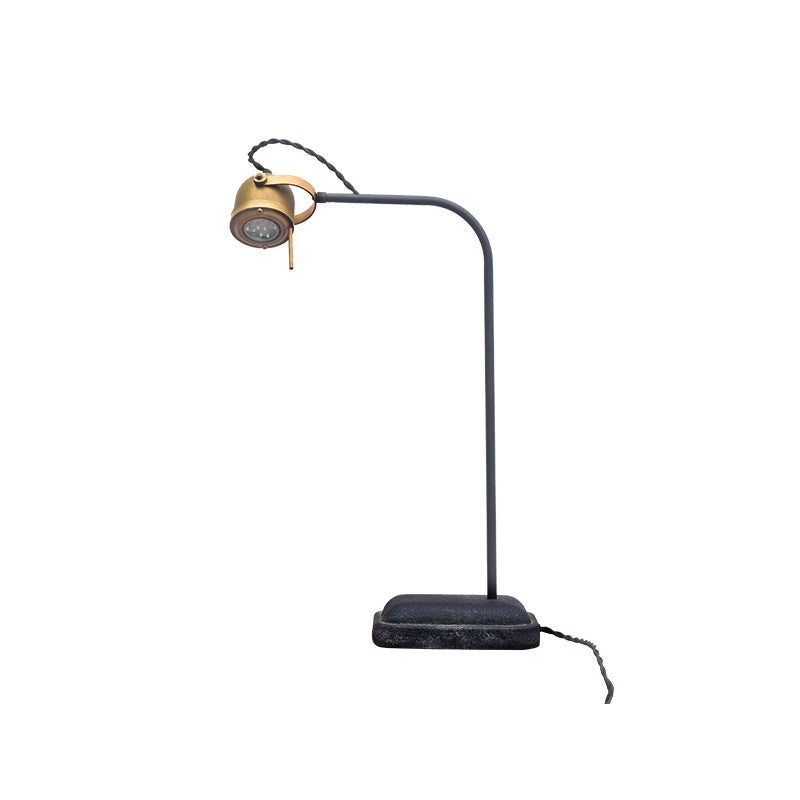 leipzig-table-lamp