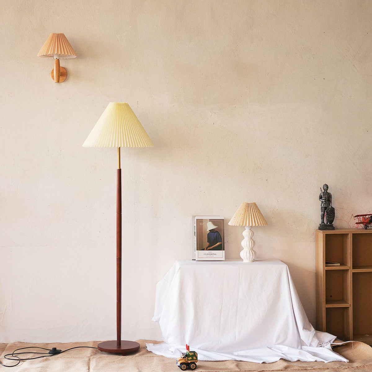 Leo Table Lamp