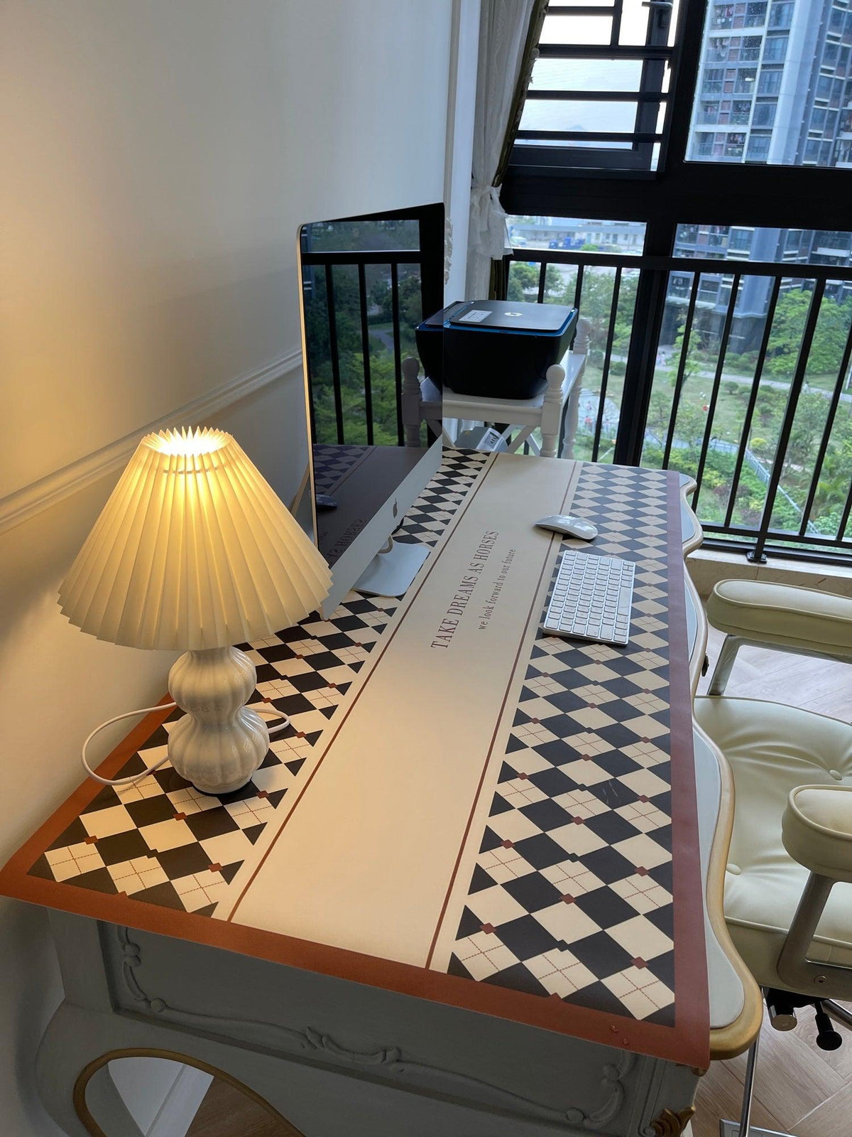 Leo Table Lamp