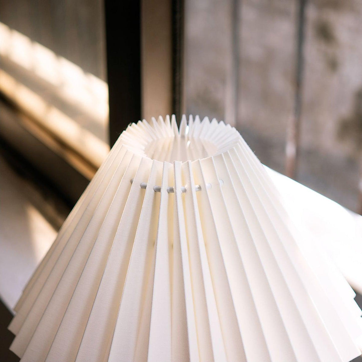 Leo Table Lamp
