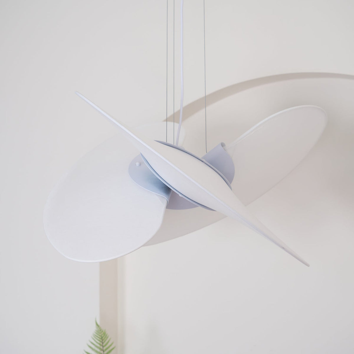 Modern Sail Pendant Light – Minimalist LED Ceiling Lamp for Dining Room & Living Room