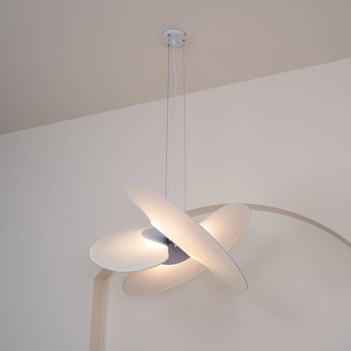 Modern Sail Pendant Light – Minimalist LED Ceiling Lamp for Dining Room & Living Room