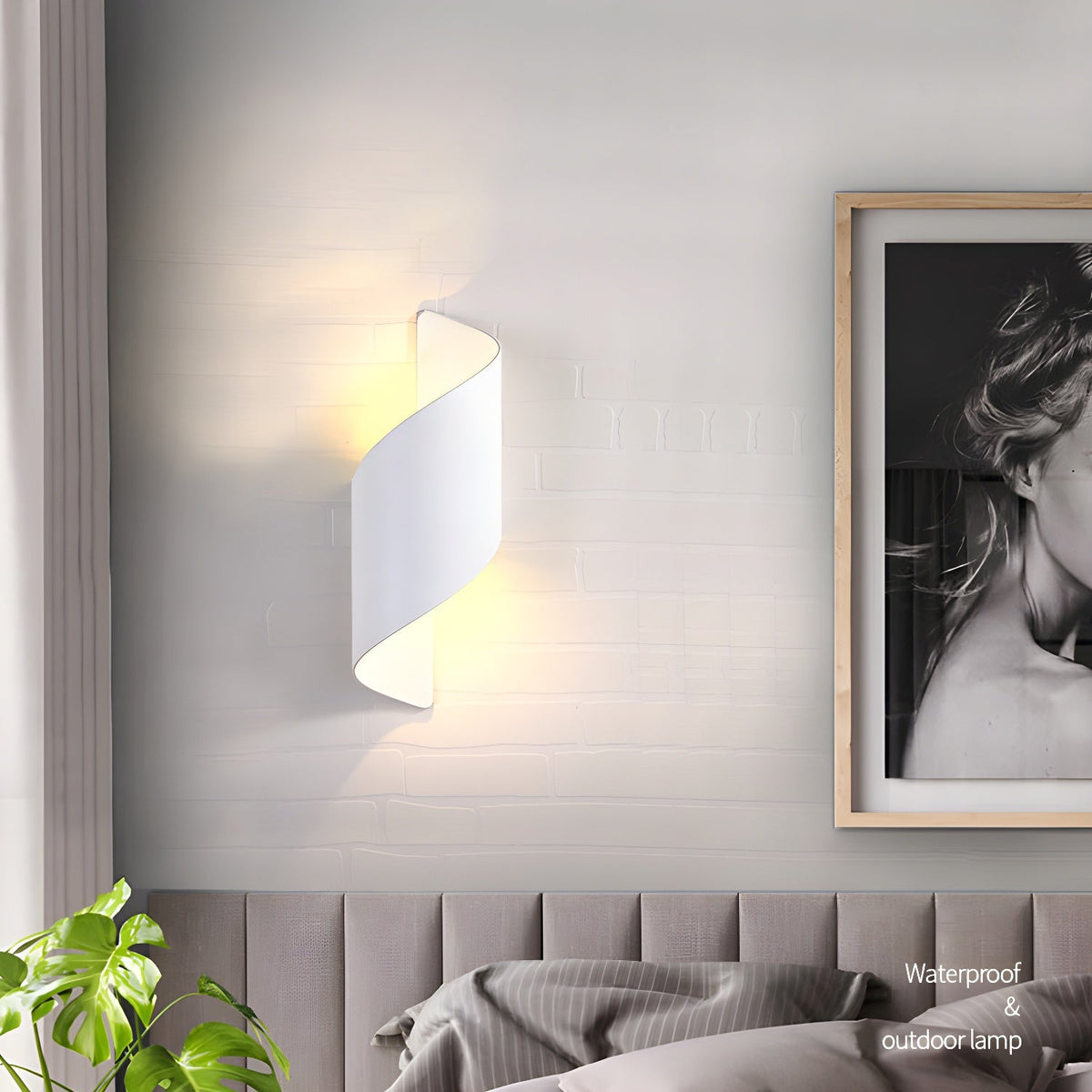 Lila Wall Sconce – Modern Ribbon LED Wall Light in Black & Gold