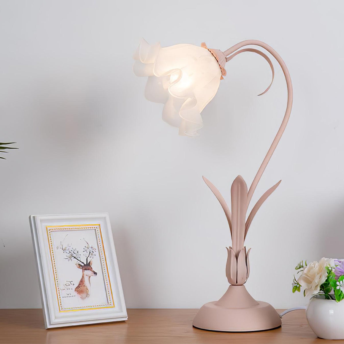 lily-of-the-valley-table-lamp
