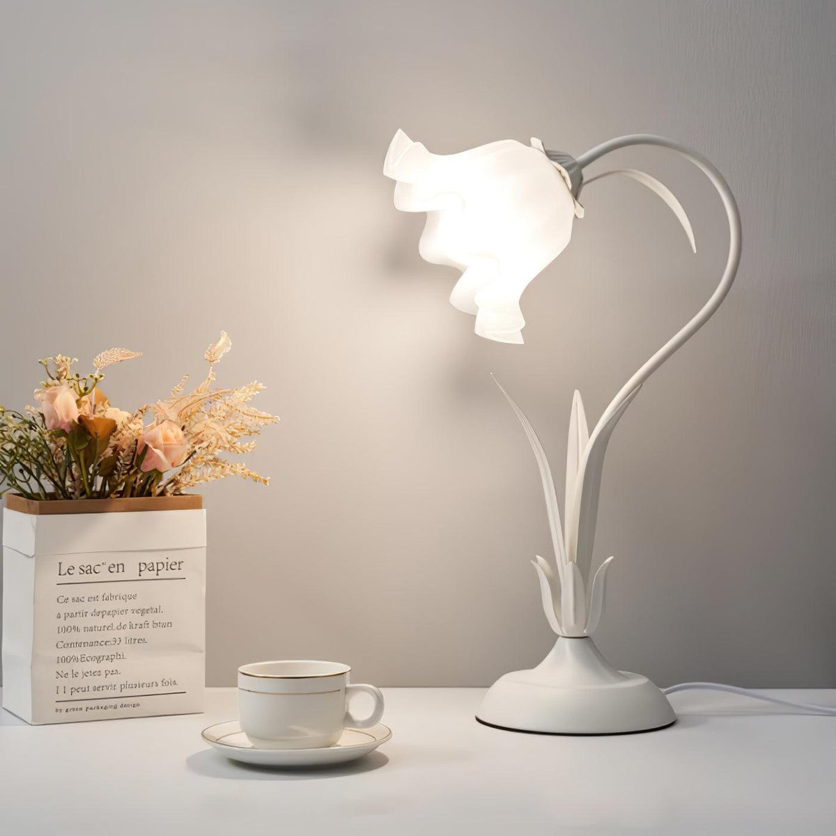 lily-of-the-valley-table-lamp
